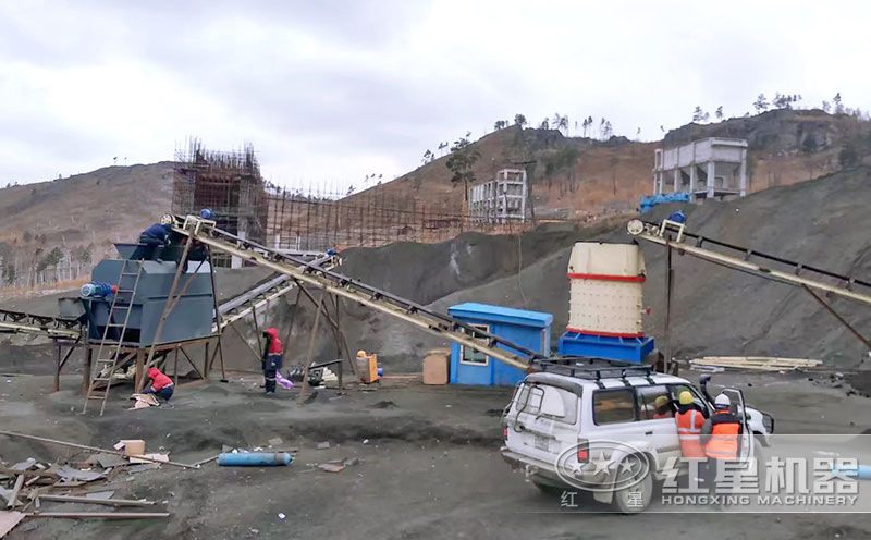 時產量100噸復合式破碎機制砂作業現場